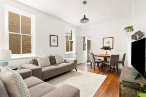 Idyllic Heritage Home Footsteps to the Harbour Sydney